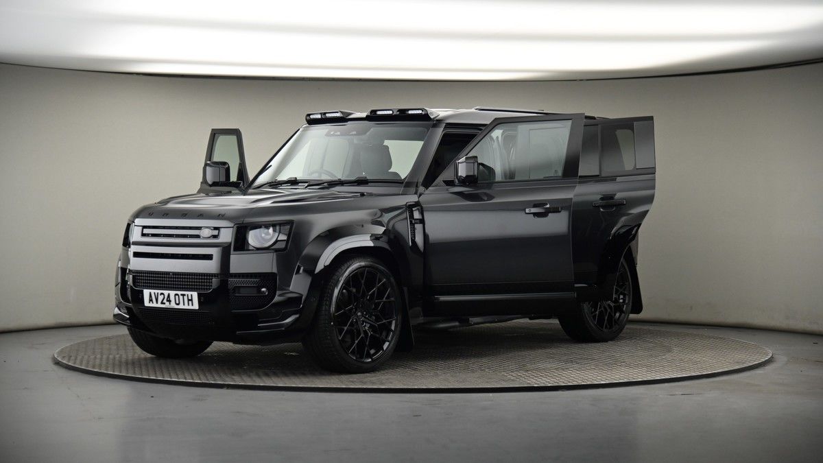 More views of Land Rover Defender 110