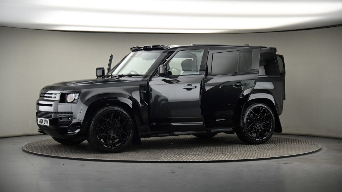 More views of Land Rover Defender 110