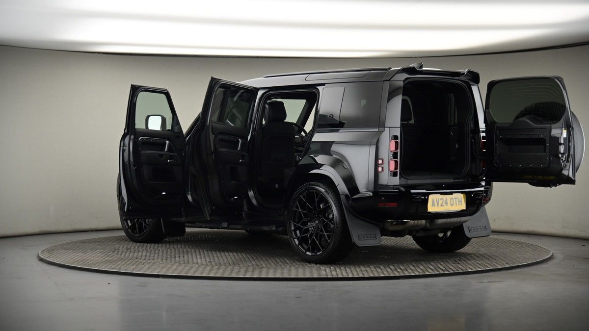 More views of Land Rover Defender 110