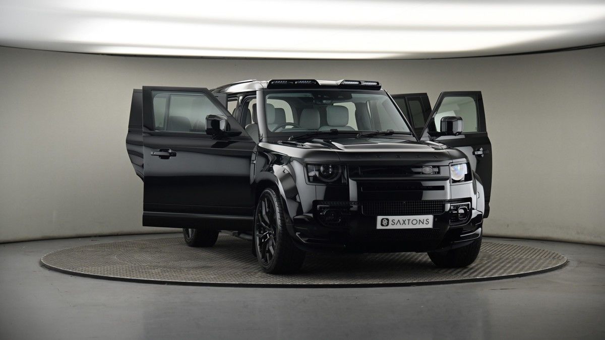 More views of Land Rover Defender 110