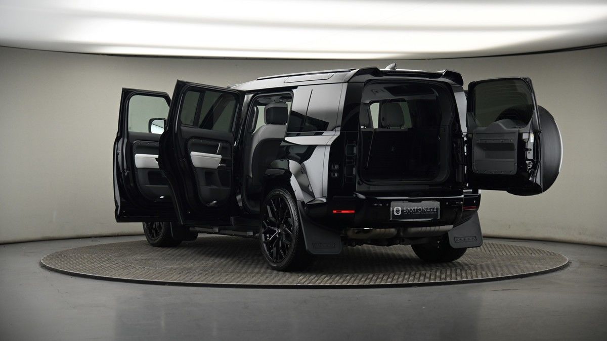 Land Rover Defender 110 Urban Image 16