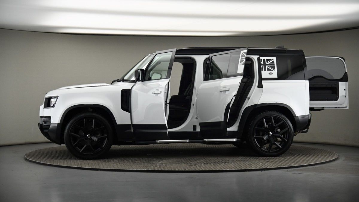 More views of Land Rover Defender 110
