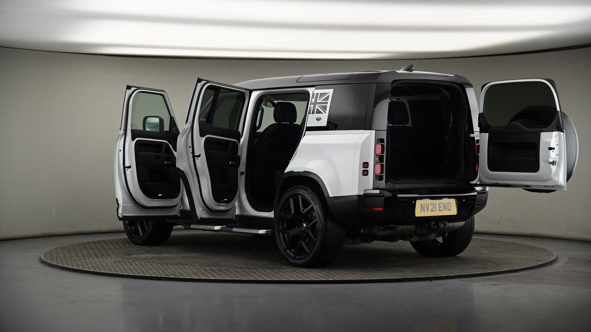 More views of Land Rover Defender 110