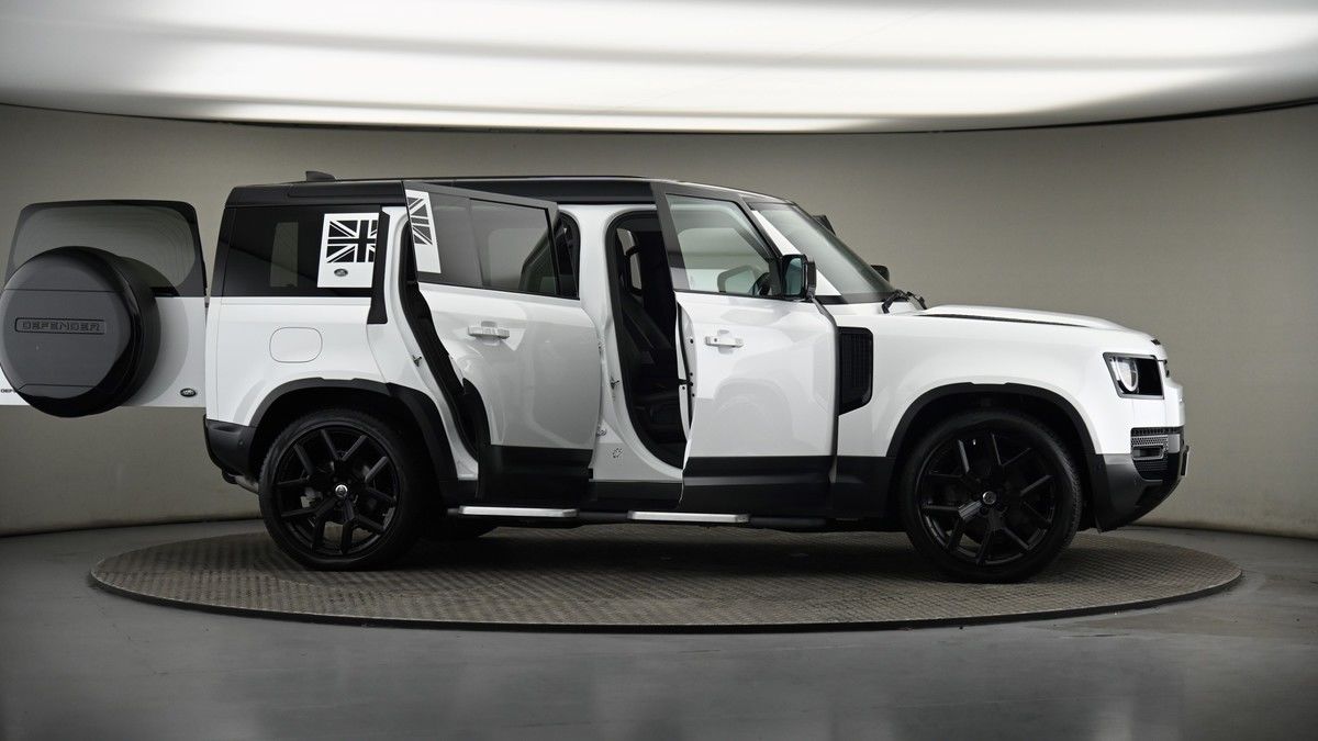 More views of Land Rover Defender 110