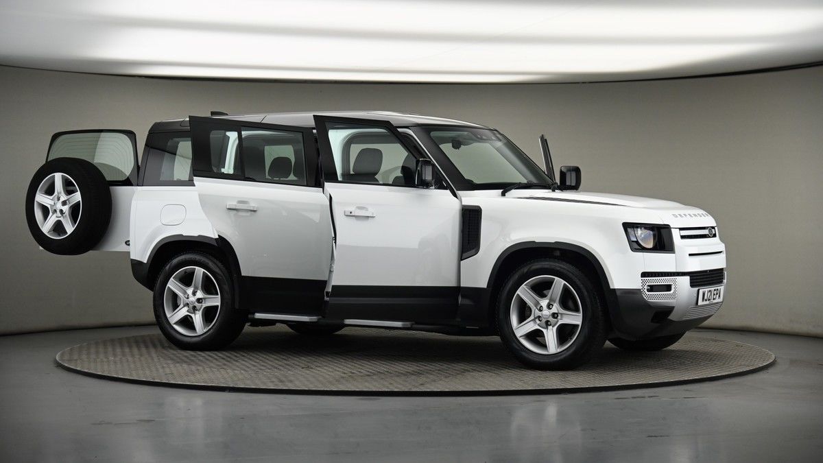 More views of Land Rover Defender 110
