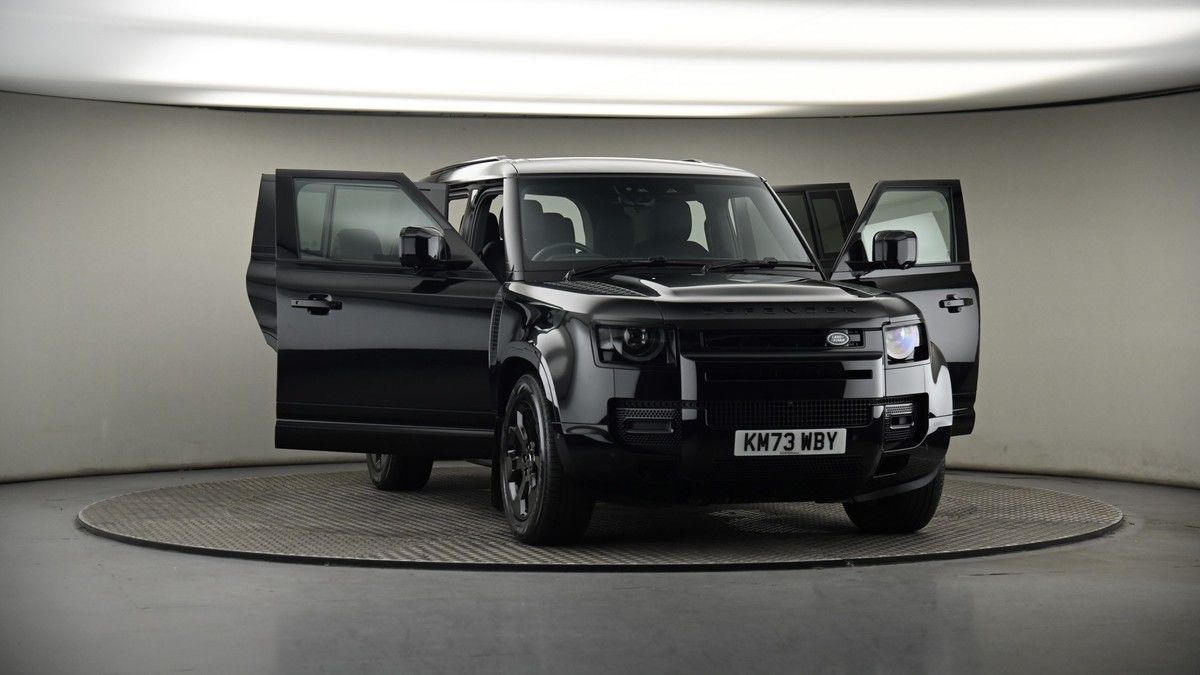 More views of Land Rover Defender 110