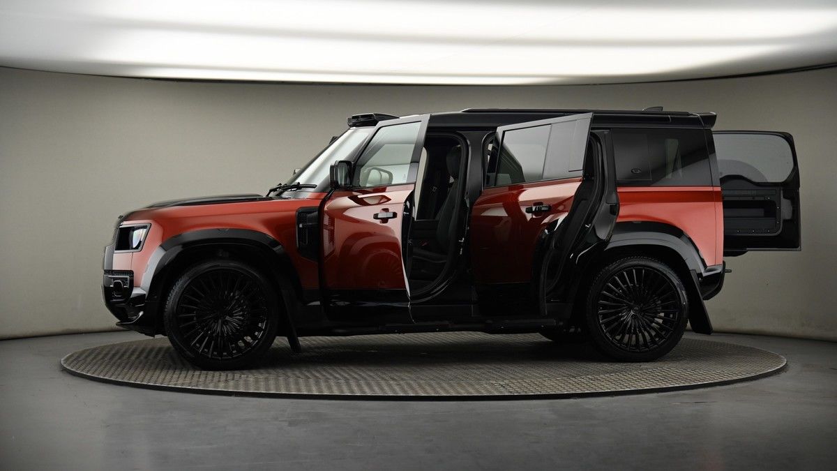 More views of Land Rover Defender 110