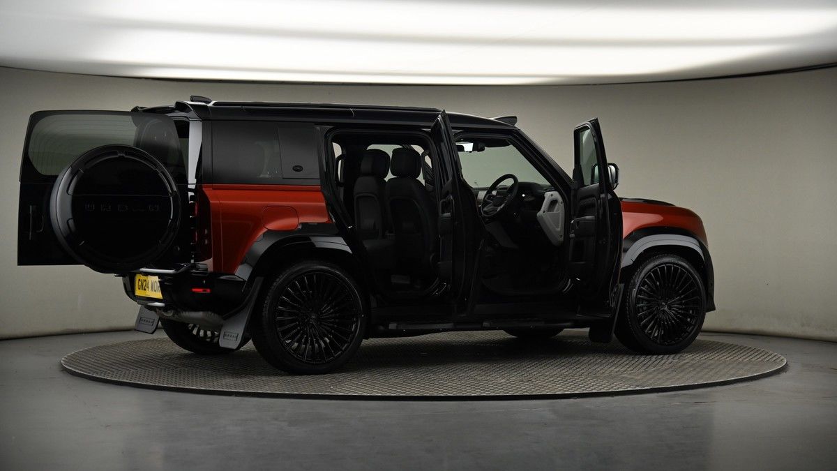 More views of Land Rover Defender 110
