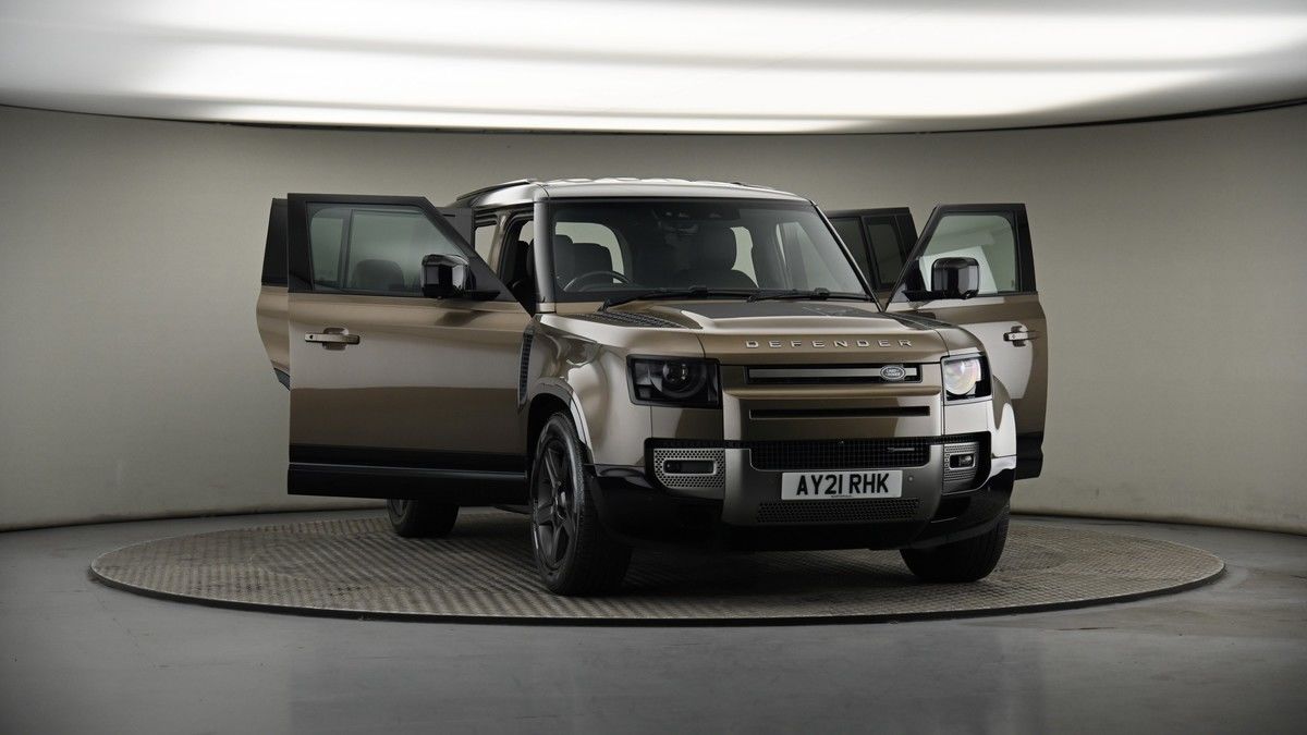 More views of Land Rover Defender 110