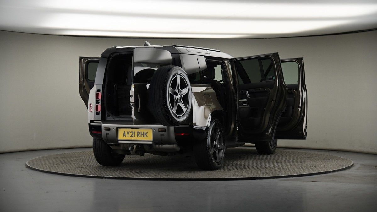 More views of Land Rover Defender 110