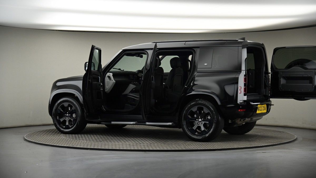 More views of Land Rover Defender 110
