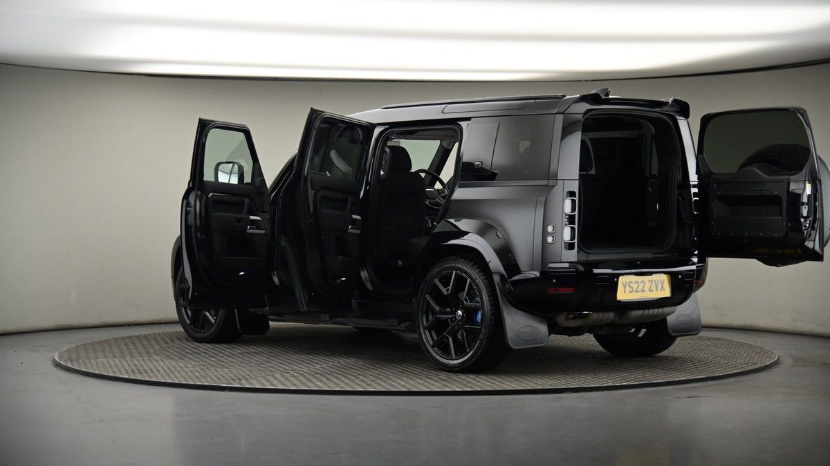 More views of Land Rover Defender 110