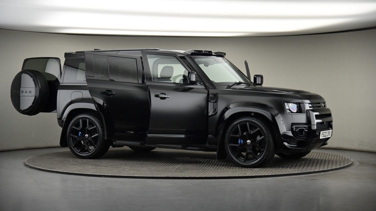 More views of Land Rover Defender 110