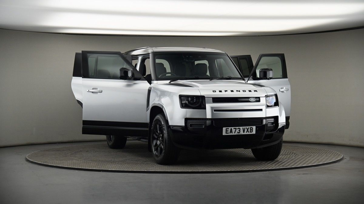 More views of Land Rover Defender 110