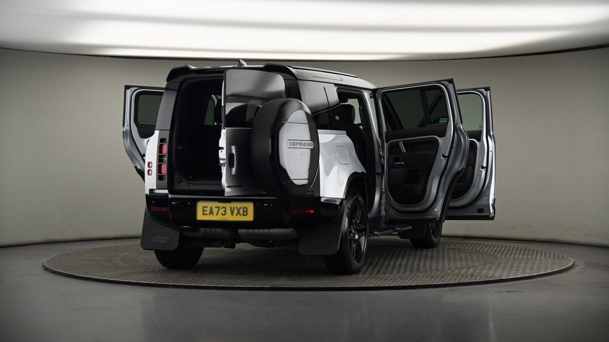 More views of Land Rover Defender 110