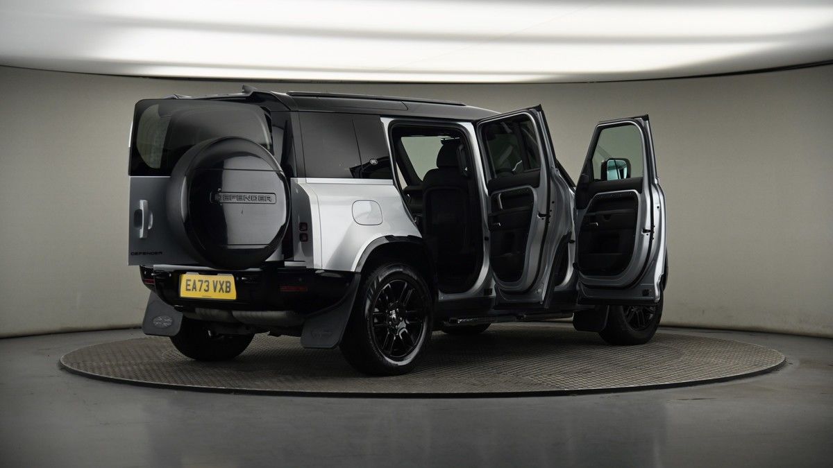More views of Land Rover Defender 110