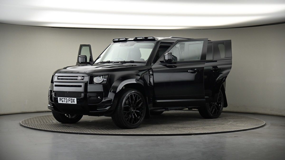 More views of Land Rover Defender 110