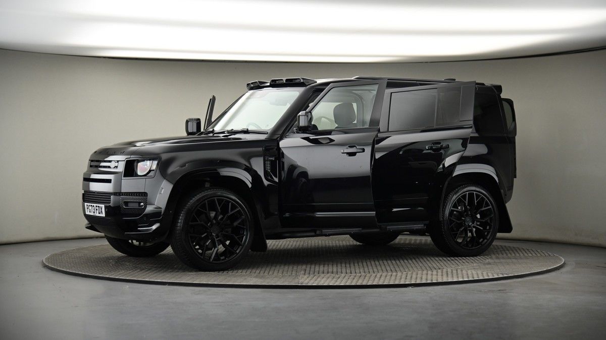 More views of Land Rover Defender 110