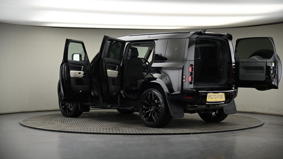 More views of Land Rover Defender 110