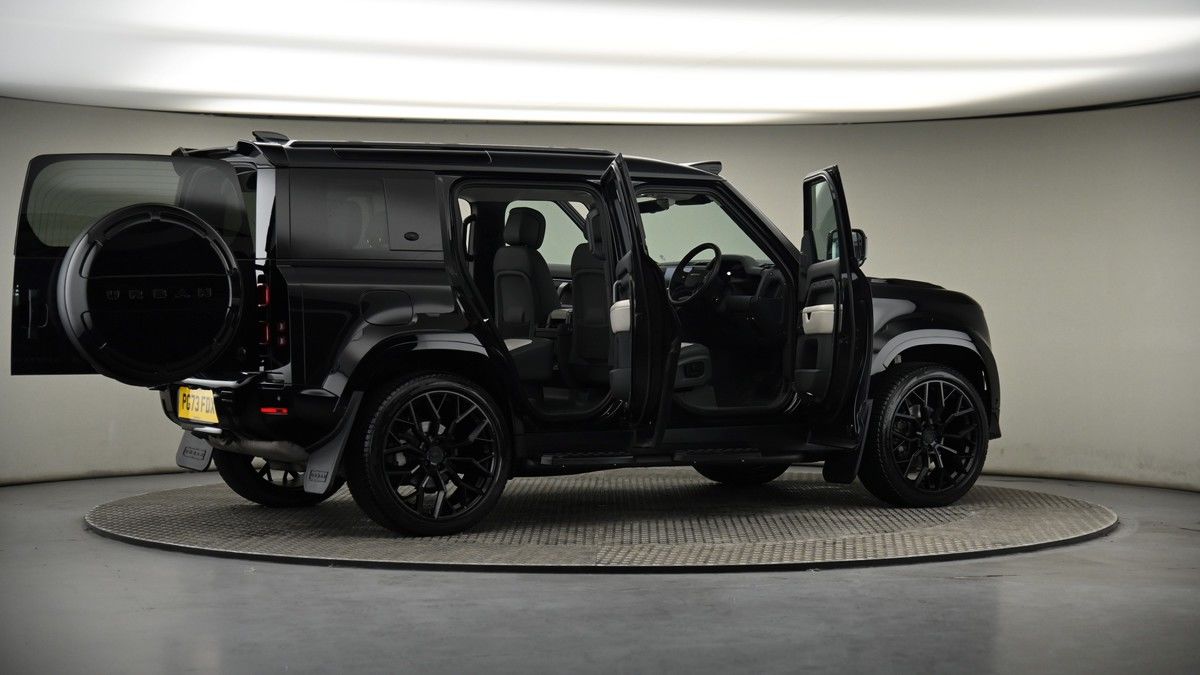 More views of Land Rover Defender 110
