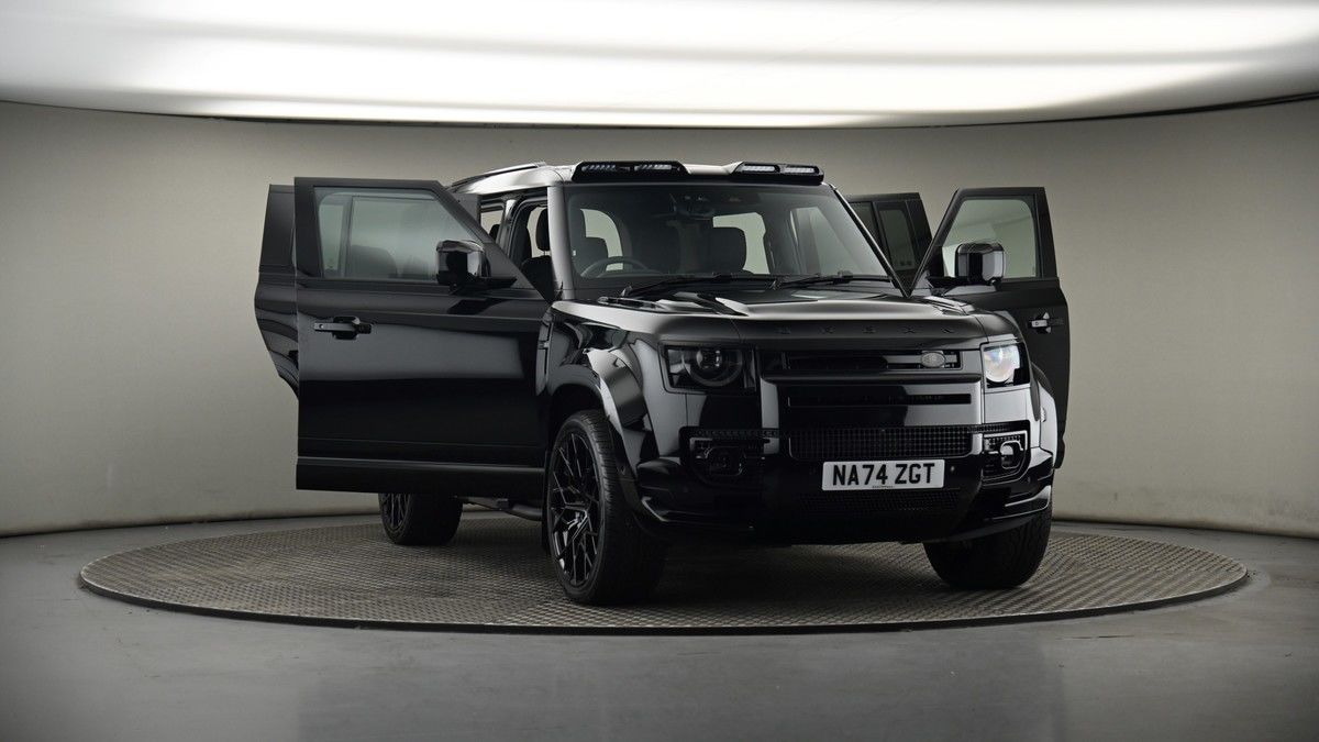 More views of Land Rover Defender 110