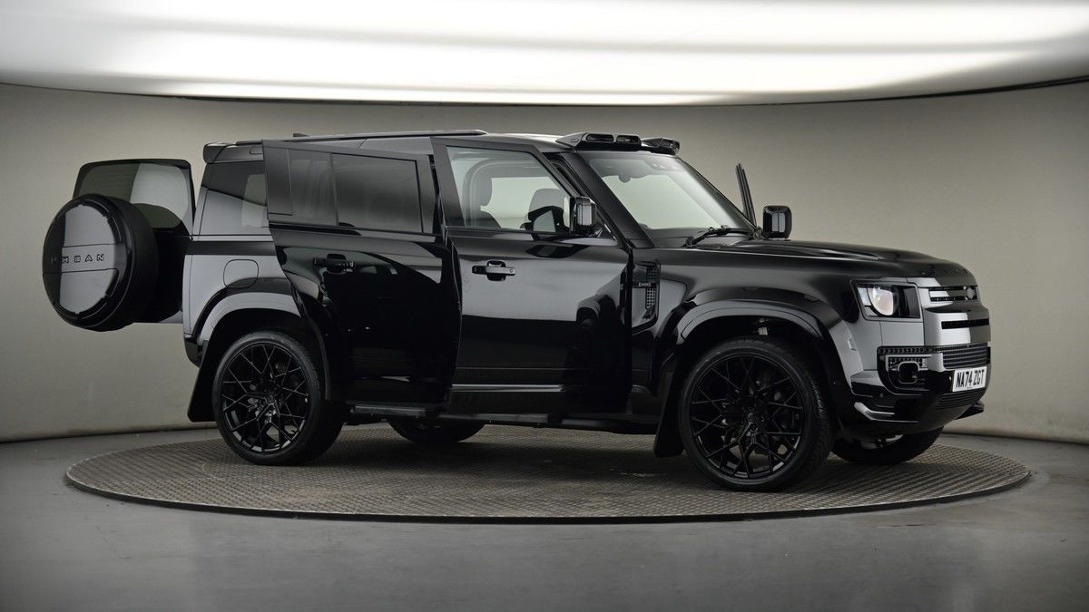 More views of Land Rover Defender 110