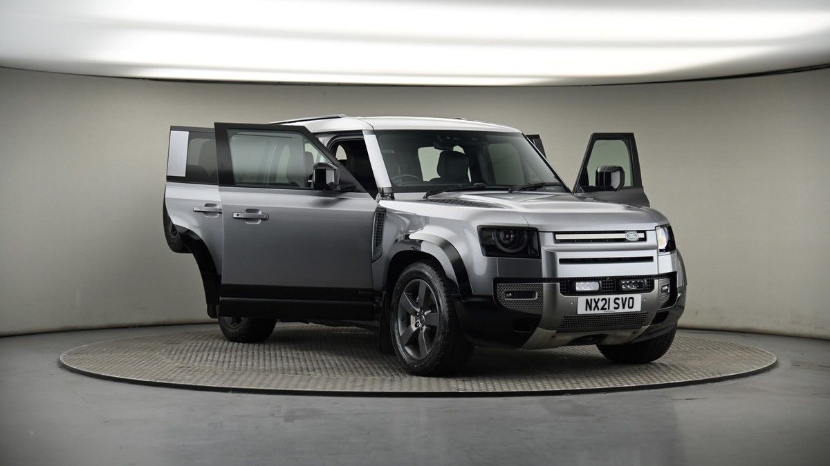 More views of Land Rover Defender 110
