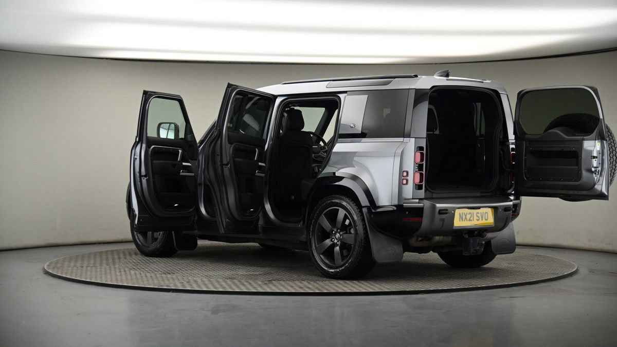 More views of Land Rover Defender 110