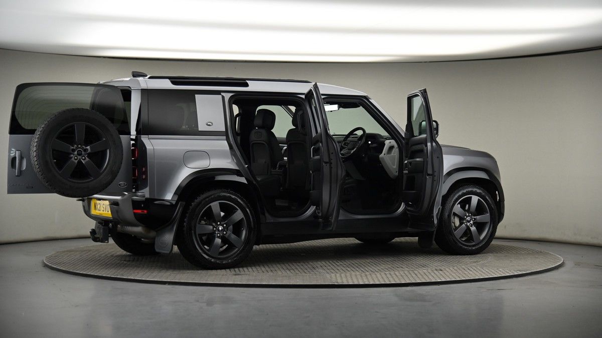 More views of Land Rover Defender 110
