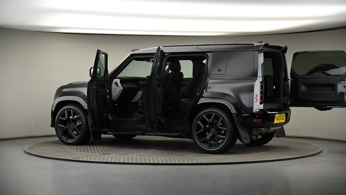 More views of Land Rover Defender 110