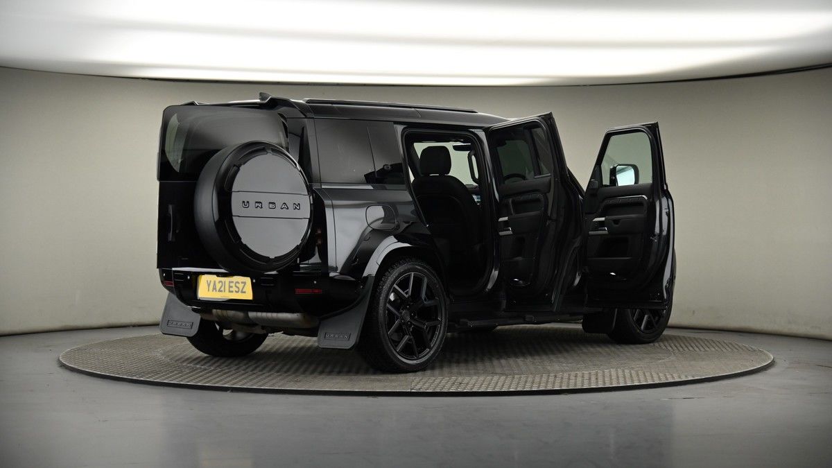 More views of Land Rover Defender 110