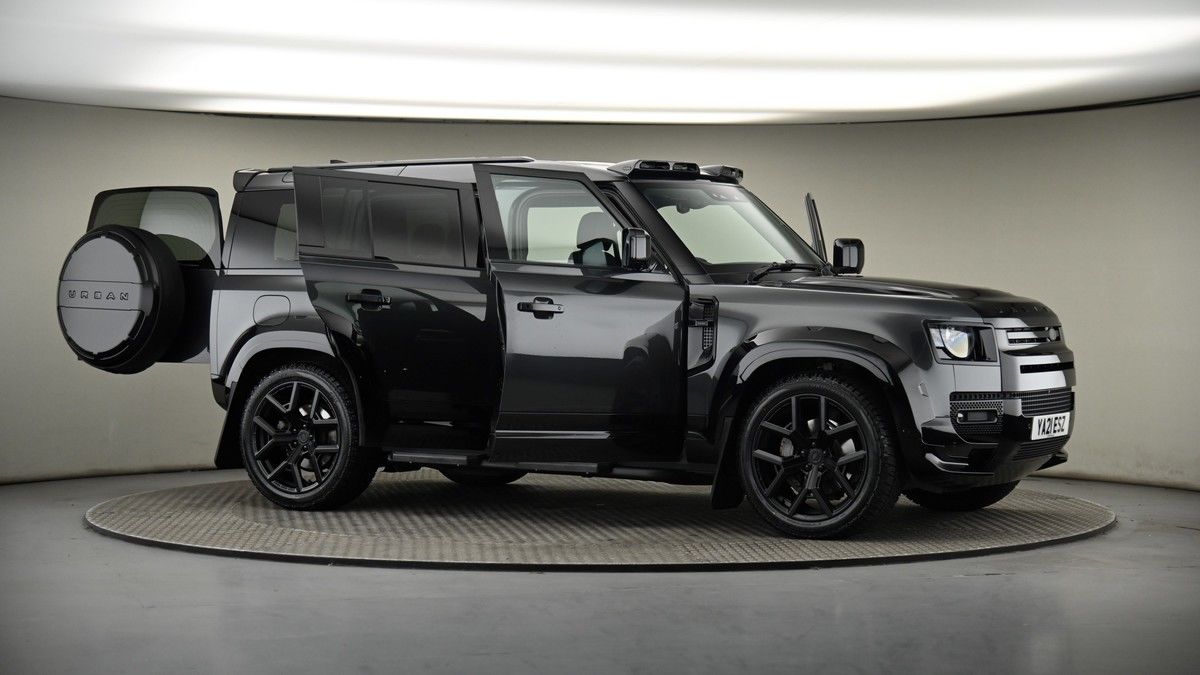 More views of Land Rover Defender 110