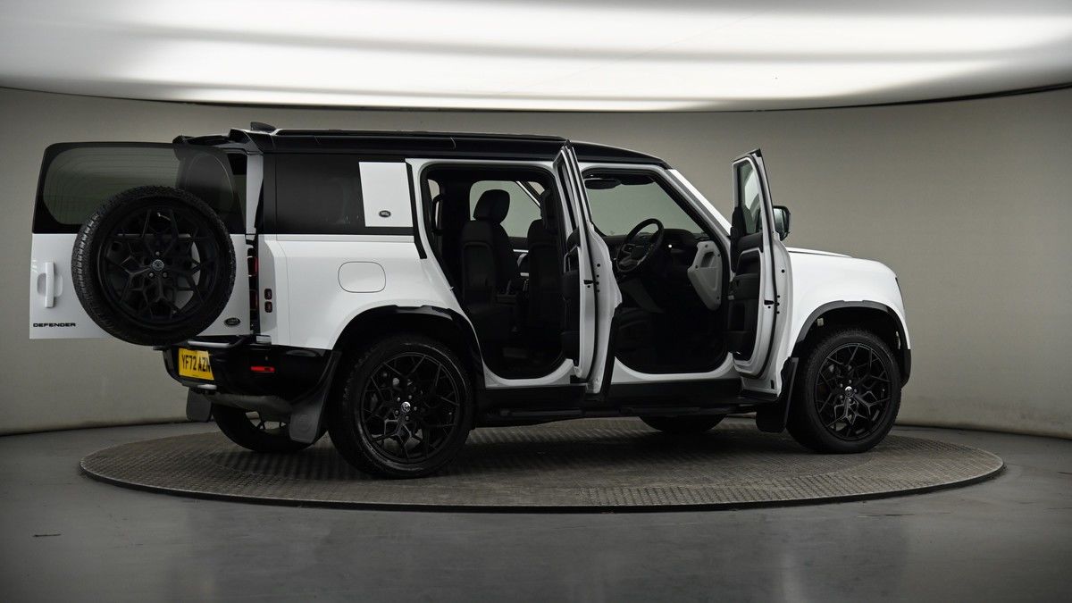 More views of Land Rover Defender 110