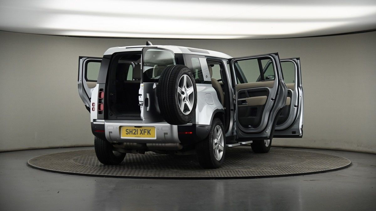 More views of Land Rover Defender 110
