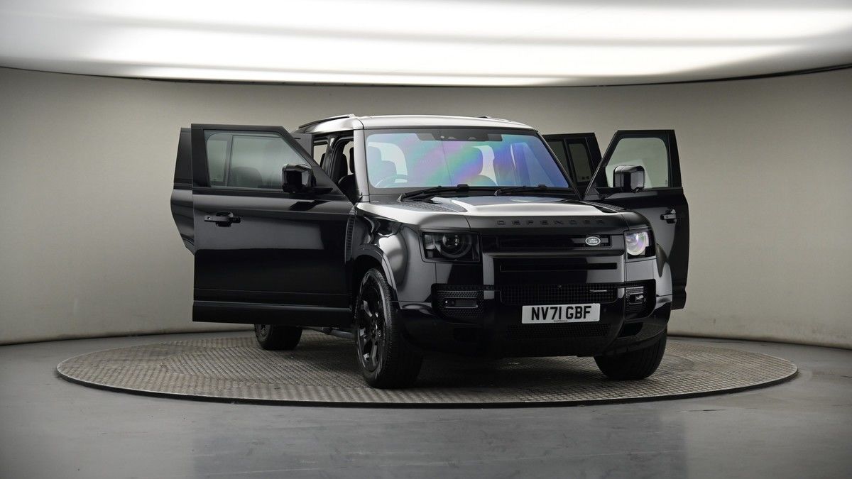 More views of Land Rover Defender 110