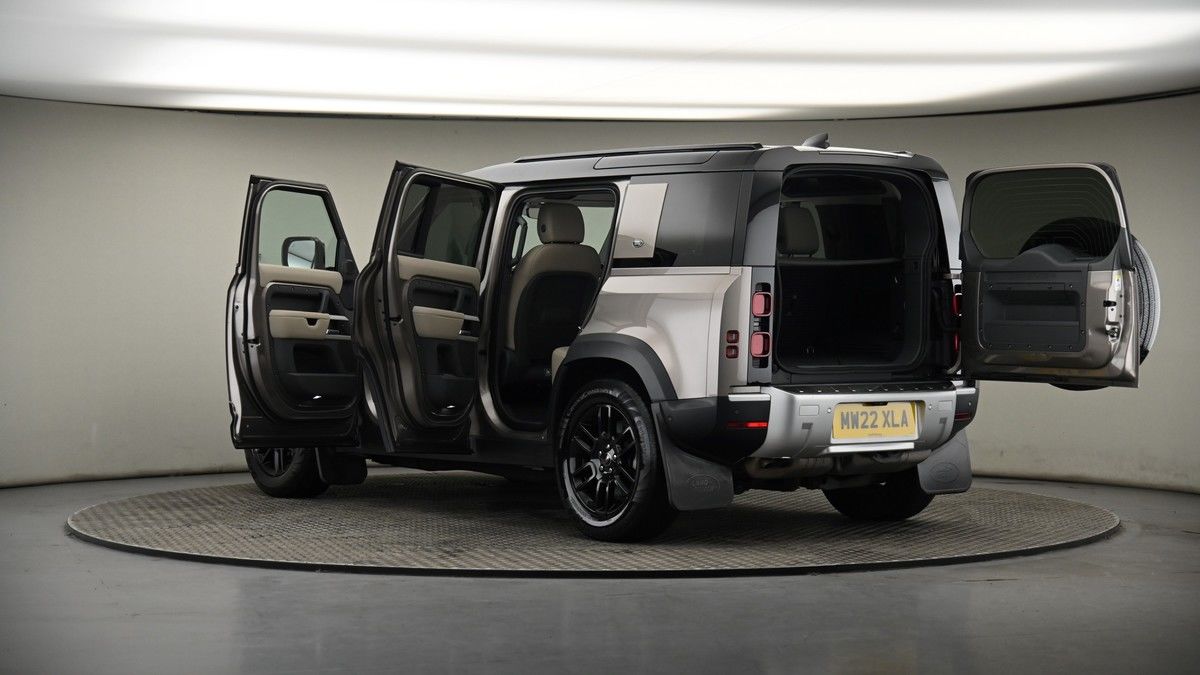 More views of Land Rover Defender 110
