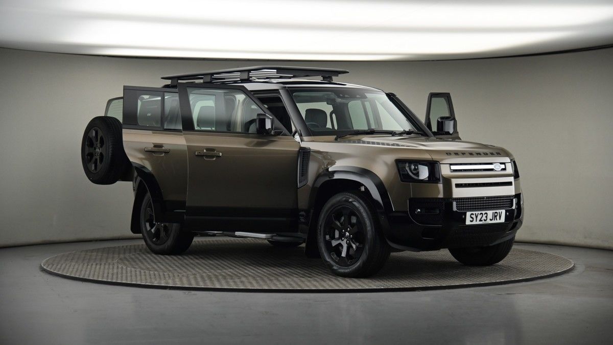More views of Land Rover Defender 110