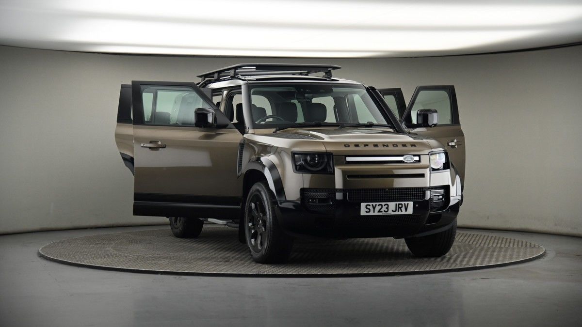 More views of Land Rover Defender 110