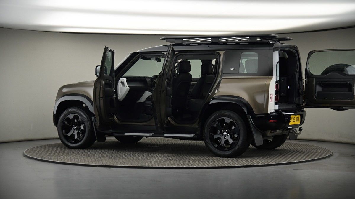 More views of Land Rover Defender 110