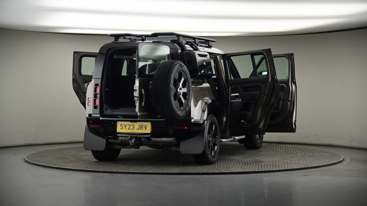 More views of Land Rover Defender 110