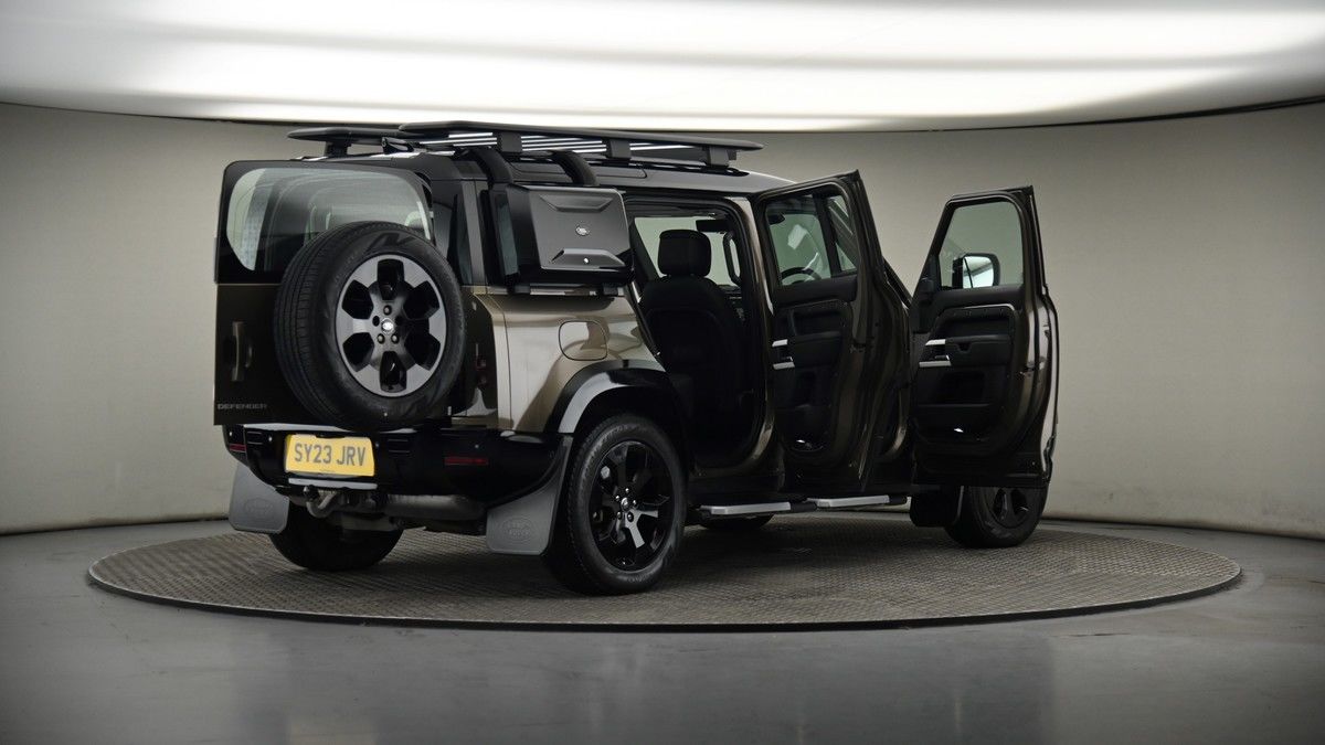 More views of Land Rover Defender 110