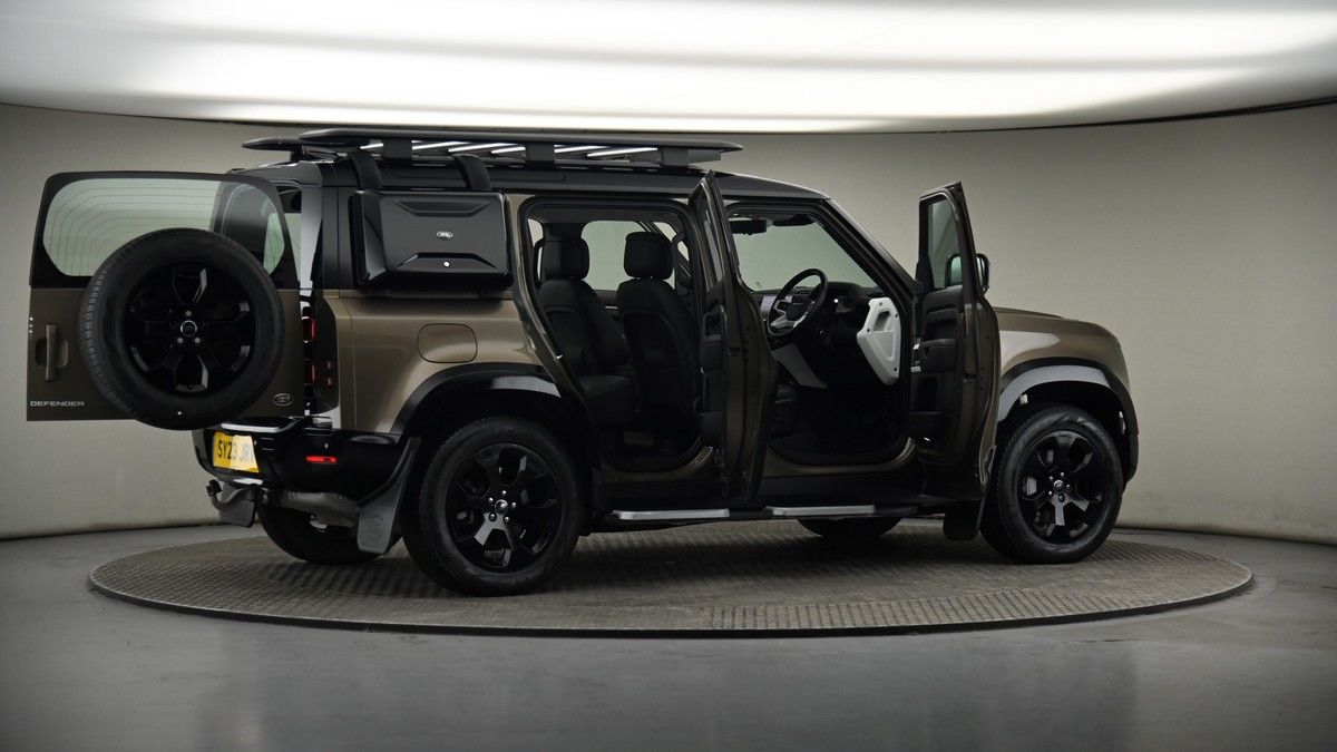 More views of Land Rover Defender 110
