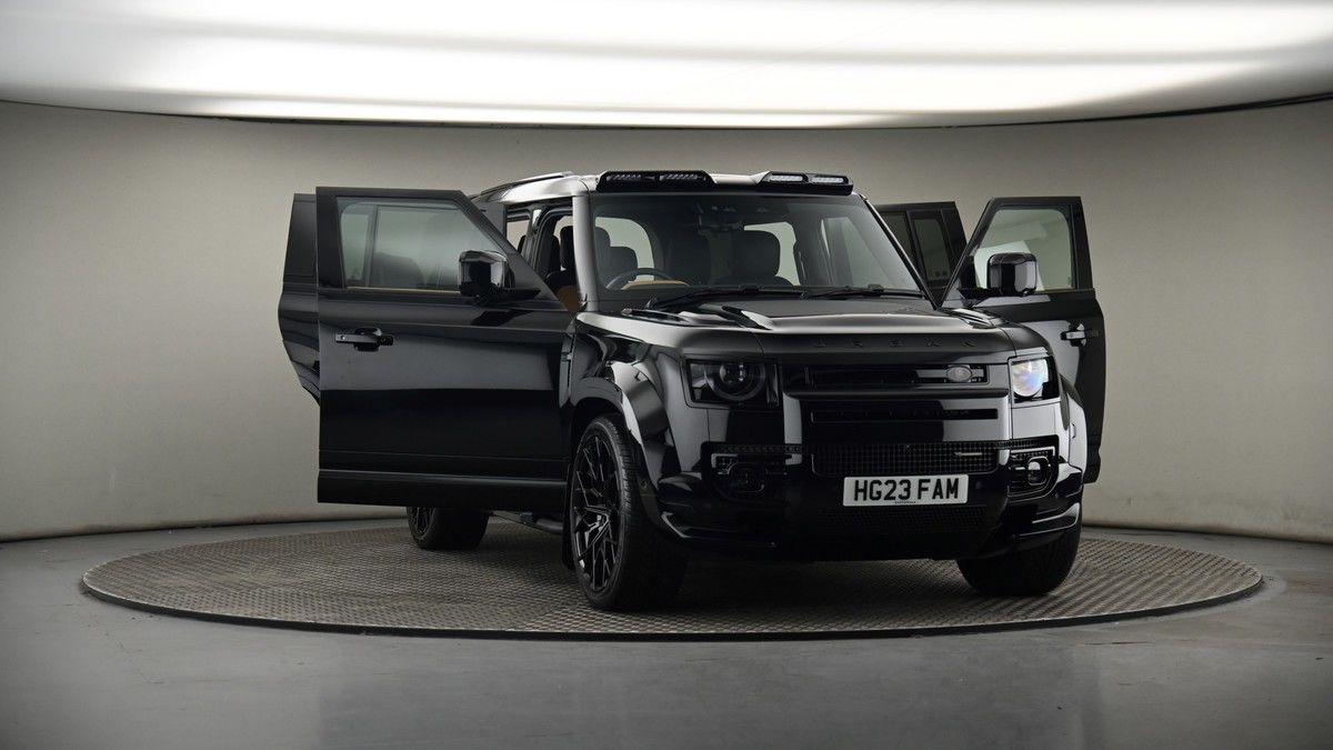 More views of Land Rover Defender 110