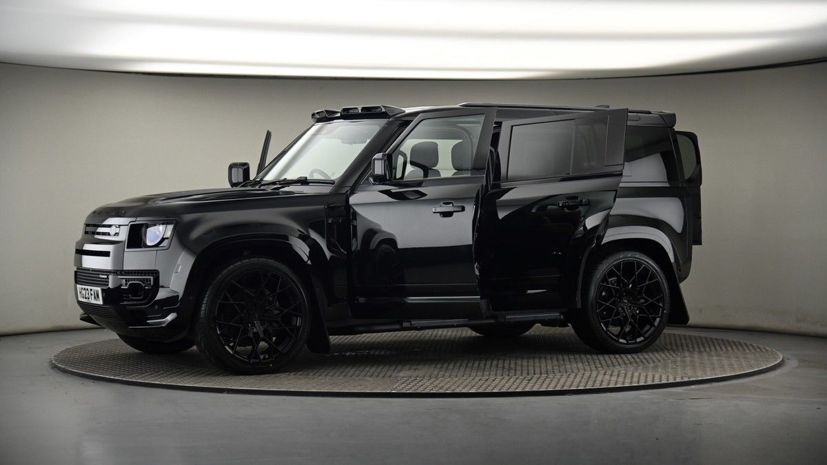 More views of Land Rover Defender 110