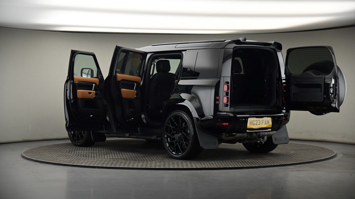 More views of Land Rover Defender 110