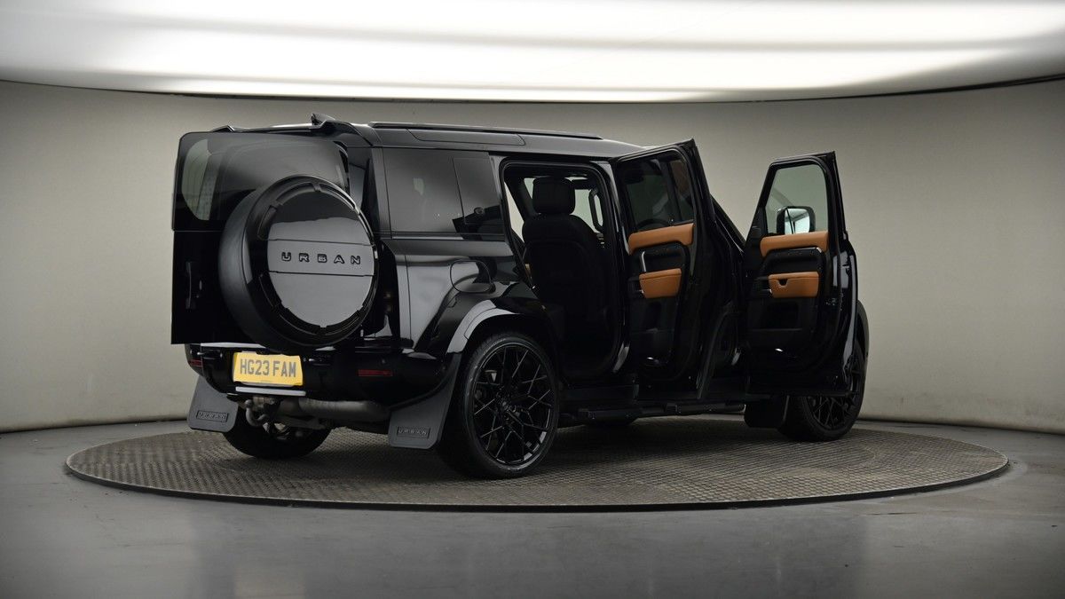More views of Land Rover Defender 110