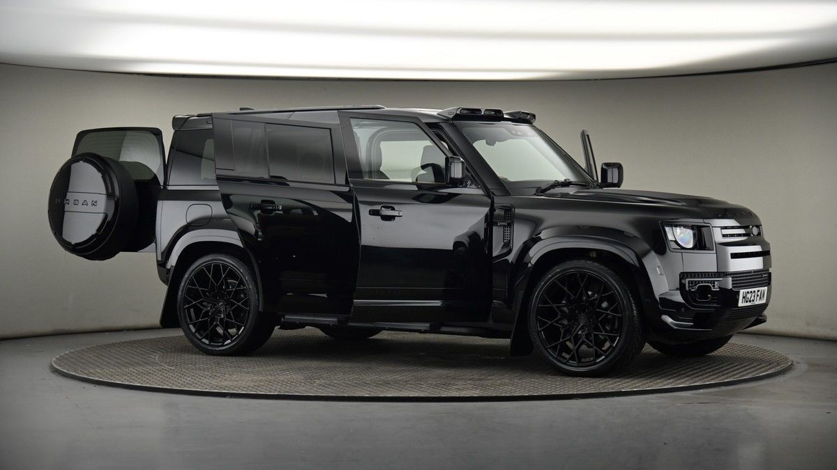 More views of Land Rover Defender 110