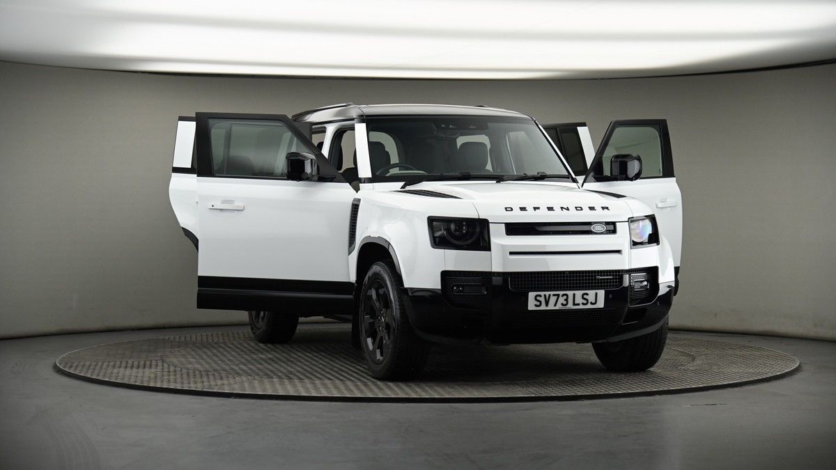 More views of Land Rover Defender 110