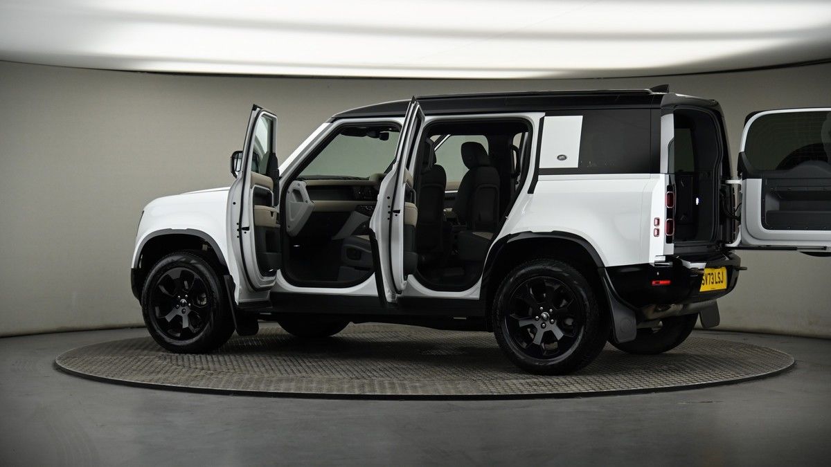 More views of Land Rover Defender 110