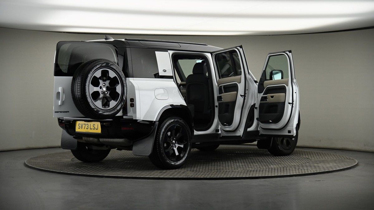 More views of Land Rover Defender 110